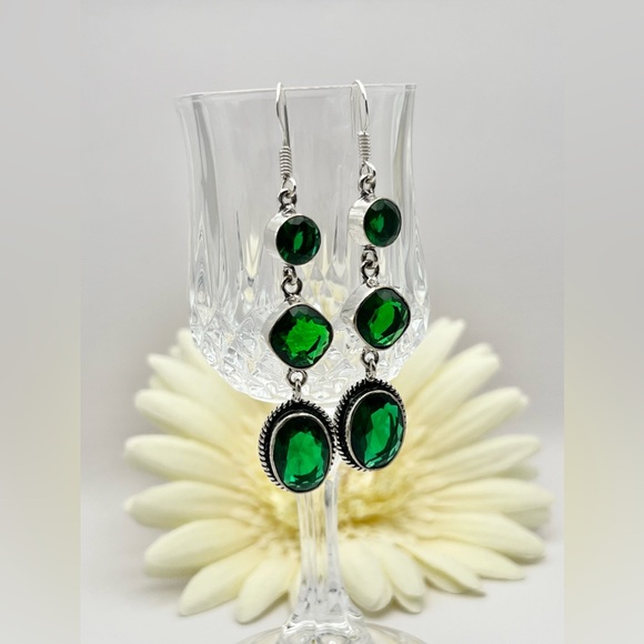 GREEN QUARTZ EARRINGS - Picture 12 of 14